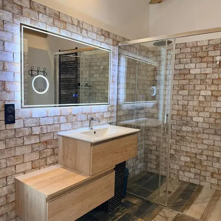 Maison Privee Avec Jacuzzi, Au Calme, A Proximite De La Rochelle *