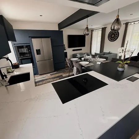 Maison Privee Avec Jacuzzi, Au Calme, A Proximite De La Rochelle